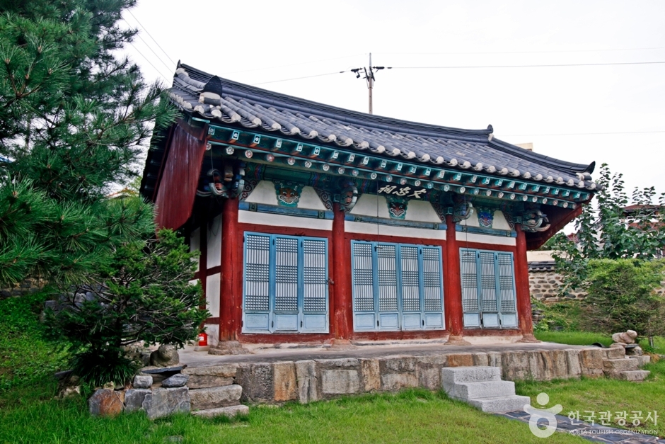 문충사